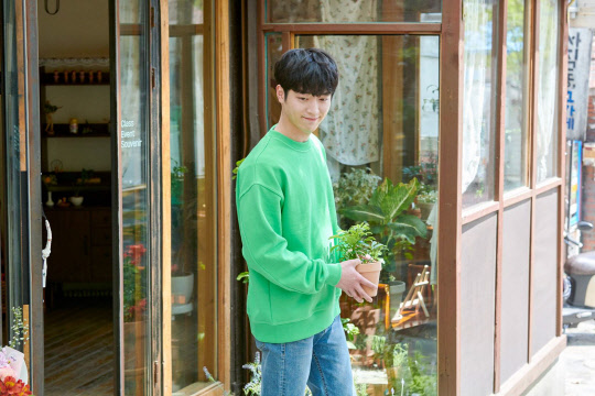 <사진=서강준 주연 미니무비 '내 안의 사랑을 깨우다' 비하인드 컷>